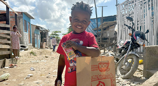 Apoyamos la educación y nutrición de los niños y las niñas de Colombia.